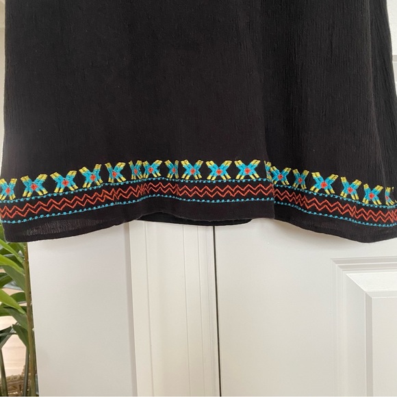 Skies are Blue Maebelle Embroidered black dress. Size Small. - Picture 7 of 10